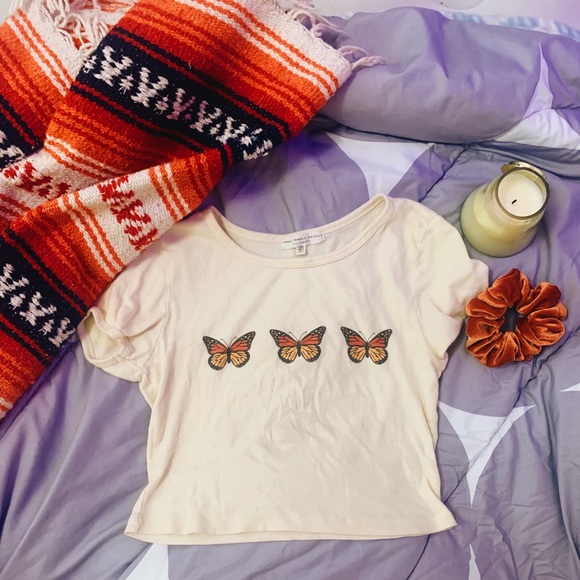 SOLD🚫Truly Madly Deeply Butterfly Cropped Tee - Picture 3 of 5